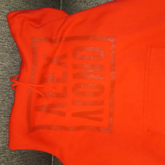 PRICE DROP🟥MEN RED HOODIE 🩸🟥 - Picture 6 of 11